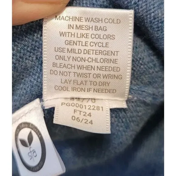 Garnet Hill Cashmere Blue Crew Neck Long Sleeve Sweater Size Small Quiet Luxury - Picture 9 of 10